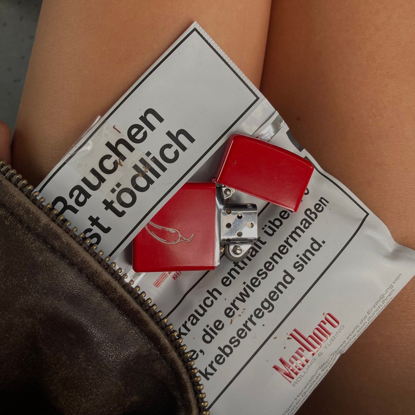 Benzinfeuerzeug Rot